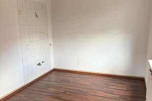 Geräumiges 8-Zimmer Haus in Söhlde mit Hallen und großem Grundstück – Die vollständige Adresse der Immobilie erhältst du vom Anbieter., 31185 Söhlde – Vorschaubild 4
