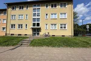 Geräumige 3-Zi.-Wohnung mit Einbauküche und Balkon! – Robert-Blum-Straße 7, 51373 Leverkusen – Vorschaubild 2
