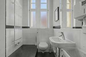 Außergewöhnliche Altbauwohnung mit mehr als 280 m² in der Karlsruher Weststadt – Die vollständige Adresse der Immobilie erhältst du vom Anbieter., 76133 Weststadt, Karlsruhe – Vorschaubild 32