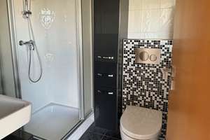 Exklusive Doppelhaushälfte mit Pool, Kamin und Garten – hochwertiges Wohnen nahe Gießen – Die vollständige Adresse der Immobilie erhältst du vom Anbieter., 35418 Buseck – Vorschaubild 16
