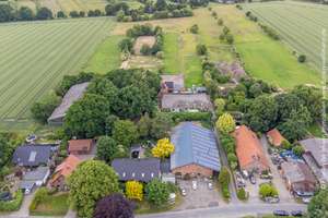 Loxstedt - Düring | Zweifamilienhaus mit Pferdestallen, Ferienapartment, Pool, Stall, Reithalle, Pad – Die vollständige Adresse der Immobilie erhältst du vom Anbieter., 27612 Loxstedt – Vorschaubild 2