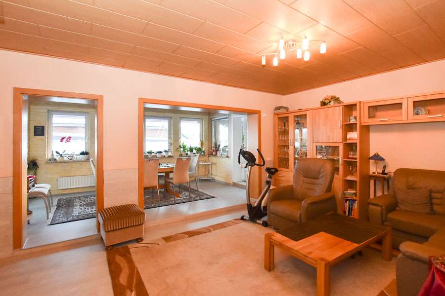 Immobilie in Weyhausen - Großes Einfamilienhaus mit Anbau, Wintergärten und Keller nahe Wolfsburg! - Bild 11