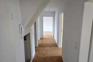 **Hochwertige 4-Zimmer-Wohnung in begehrter, zentraler Lage von Wuppertal** – Kiefernstr. 5, 42283 Wuppertal – Vorschaubild 3