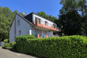 Offener Wohnbereich, großer Balkon & eigene Garage - moderne Dachgeschoss‑Wohnung in Bochold! 