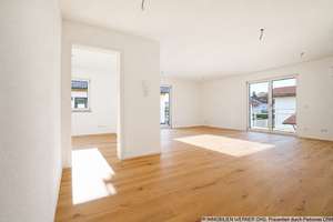 ***NEU! ERSTBEZUG! 3-Zimmer-Wohlfühl-Wohnung mit zwei Balkonen und TG*** – Die vollständige Adresse der Immobilie erhältst du vom Anbieter., 83064 Raubling – Vorschaubild 3