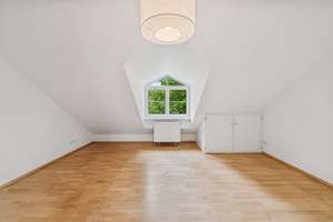 Helles und charmantes Reiheneckhaus mit 4,5 Zimmern und viel Garten in der Menterschwaige – Die vollständige Adresse der Immobilie erhältst du vom Anbieter., 81545 Harlaching, München – Vorschaubild 10