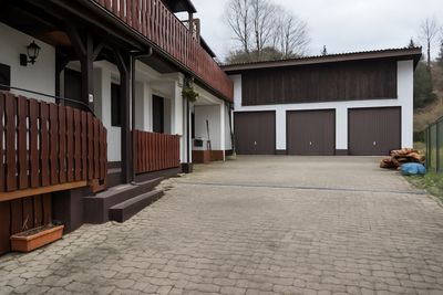 Idyllisches Zweifamilienhaus mit Garagen und viel Nutzfläche in Gaggenau-Michelbach