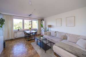Panoramaaussicht inklusive: Modernisierte 3-Zimmer-Wohnung mit Loggia und Garage – Die vollständige Adresse der Immobilie erhältst du vom Anbieter., 51381 Bergisch Neukirchen, Leverkusen – Vorschaubild 1