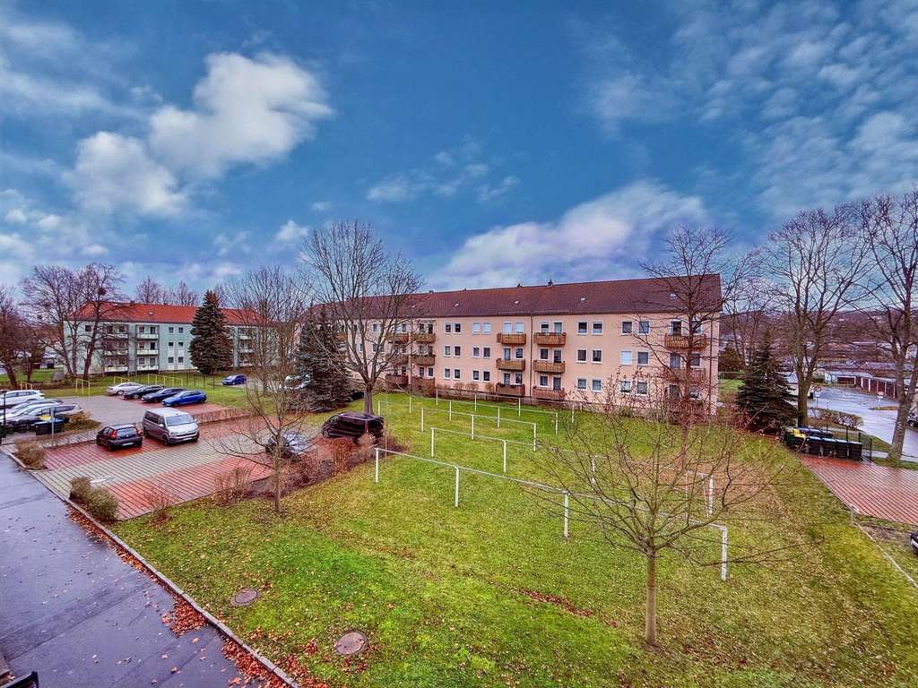 Immobilie in Pirna - Invest: Vermietete 2-Raum mit Balkon & Stellplatz in verkehrsgünstiger Lage nahe Dresden - Bild 2