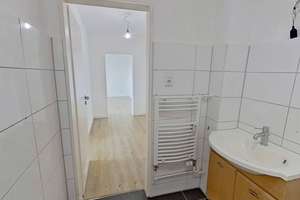 Modernes Wohnen mit Weitblick: Helle 2-Zimmer-Wohnung mit Loggia und Wannenbad – Schaluppenweg 9, 23558 Buntekuh, Lübeck – Vorschaubild 8