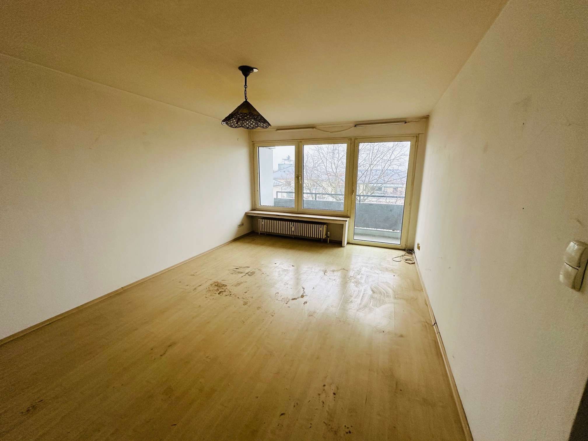 3-Zimmer-Wohnung mit Balkon & Fernblick – viel Potenzial in Augsburg, Augsburg – Bild 3