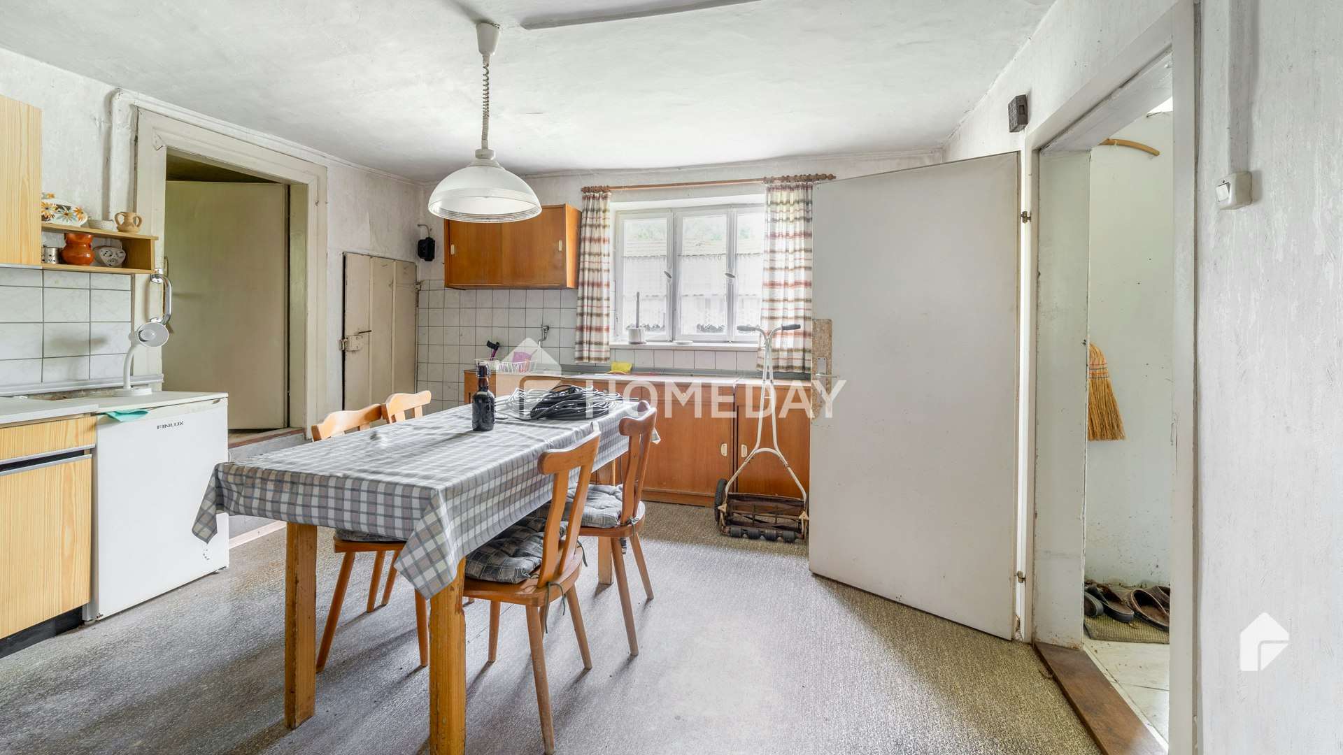 Immobilie in Karlskron - Einzigartige Gelegenheit: Bauernhaus mit ca. 201 m² Wohnfläche auf 1.000 m² Grundstück - Bild 8