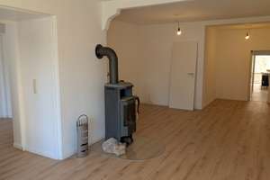 VIDEORUNDGANG: Komplett renovierte  4,5-Zimmer-Doppelhaushälfte mit EBK in Bremen Hemelingen – Auf dem Kronsberg 36, 28309 Hemelingen (Ortsteil), Bremen – Vorschaubild 7