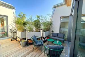 Ruhiges Dachgeschoss mit Terrasse & Kamin. Flexibel nutzbar, provisionsfrei