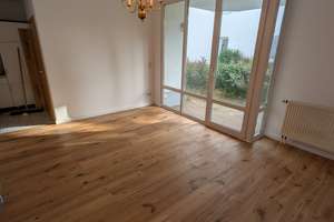 Renovierte Erdgeschosswohnung mit Terrasse 
