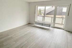 Von priv. - schönes 1-Zi. Single-Appartement in Paderborn Schloß Neuhaus, ruhige Lage m. Balkon 2.OG – Die vollständige Adresse der Immobilie erhältst du vom Anbieter., 33104 Schloß Neuhaus, Paderborn – Vorschaubild 2