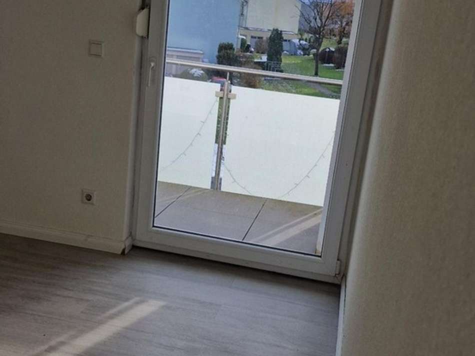 1000153053