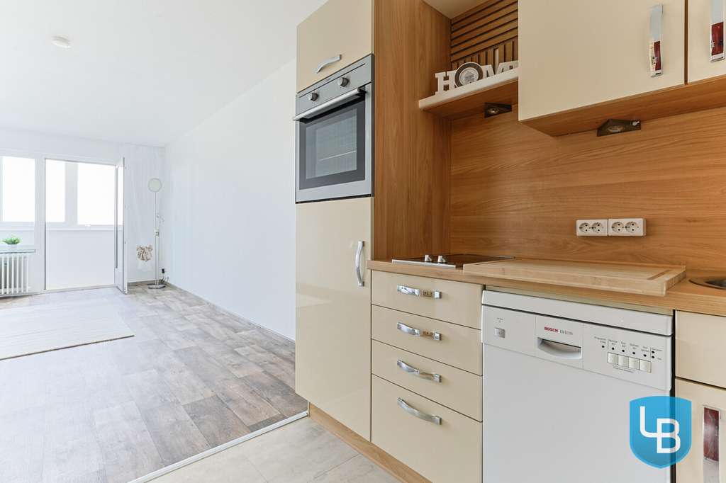 Immobilie in Schönberg (Holstein) - Stilvolle 1,5 Zimmer-Ferienwohnung mit verglaster Loggia in modernem Design - Bild 2