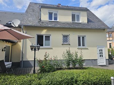 Stilvolles Rheininselhaus mit Garten, Garage & Rheinblick – kernsaniertes Zuhause auf Niederwerth