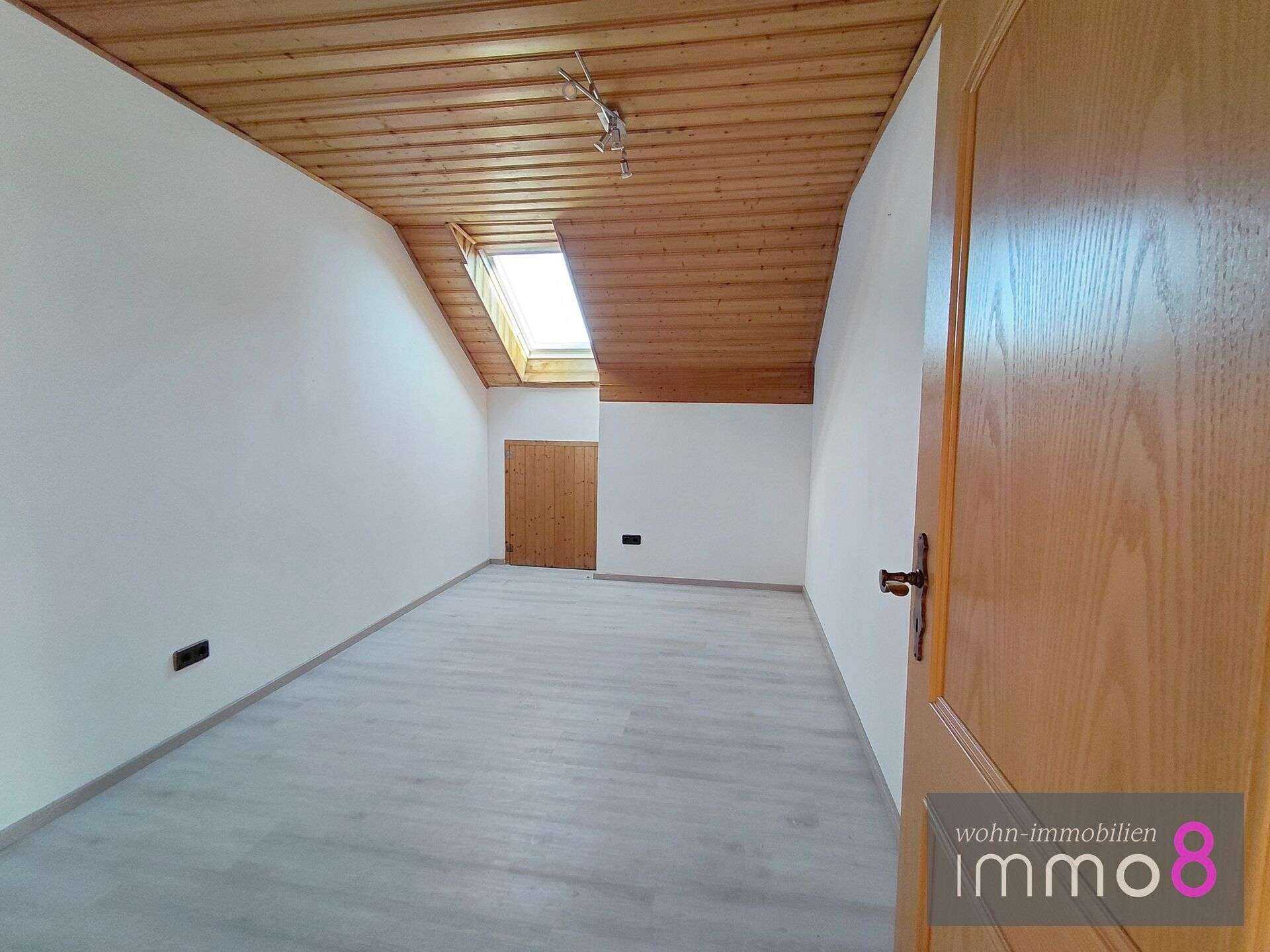 Immobilie in Karlskron - Natur pur bei Ingolstadt - Ruhige DG-Wohnung mit 3 Zimmern - Bild 9