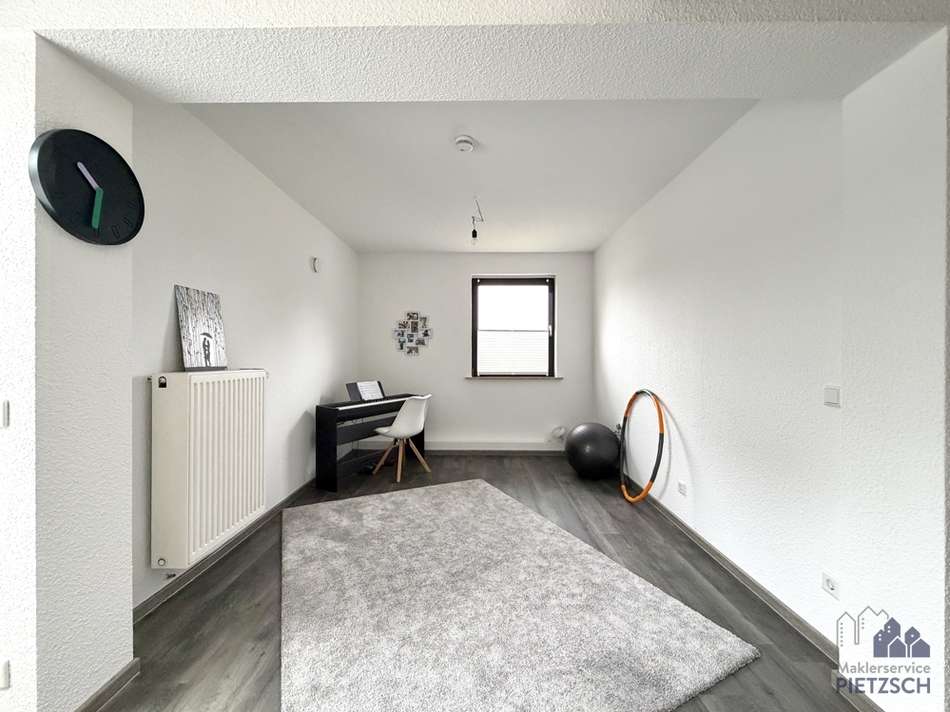 Offenes Zimmer im 1. OG