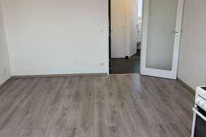 Hochwertig modernisierte 2-Zimmer-Wohnung mit Balkon in Berlin-Zehlendorf – Sachtlebenstraße 47b, 14165 Zehlendorf, Berlin – Vorschaubild 11