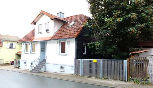 Bild von Neu-Anspach! Freistehendes Haus mit 5 Zimmern auf kleinem Grundstück.