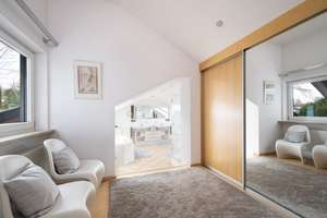 Wohntraum mit Privatsphäre: Exklusives Anwesen mit Indoor-Pool und Panoramagarten – Die vollständige Adresse der Immobilie erhältst du vom Anbieter., 85598 Vaterstetten – Vorschaubild 16