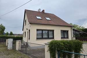 Modernisierungsbedürftiges Einfamilienhaus + Remise in Kanin