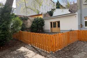 Genießen Sie das Flair einer bezaubernden Remise mit großzügiger Terrasse