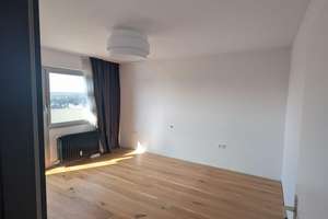 Großzügige und bezugsfreie 4,5 Zimmer Wohnung mit 3 Balkonen in Ludwigsfeld – Breslauer Straße 8, 89231 Neu-Ulm – Vorschaubild 2