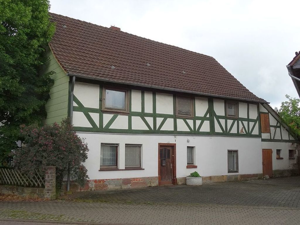 Schnäppchenpreis (35% v. VKW) für sanierungsbedürftiges ...