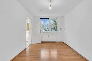 Oberstes Geschoss mit Südbalkon – gepflegte 2,5-Zimmer-Wohnung in grüner Ruhelage – Die vollständige Adresse der Immobilie erhältst du vom Anbieter., 14169 Dahlem, Berlin – Vorschaubild 7
