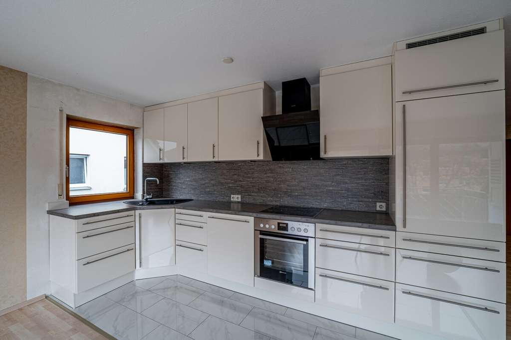 Immobilie in Radolfzell am Bodensee - Helle 3-Zimmer-Wohnung mit Balkon, Stellplatz & Top-Energieeffizienz – sofort bezugsfrei! - Bild 3