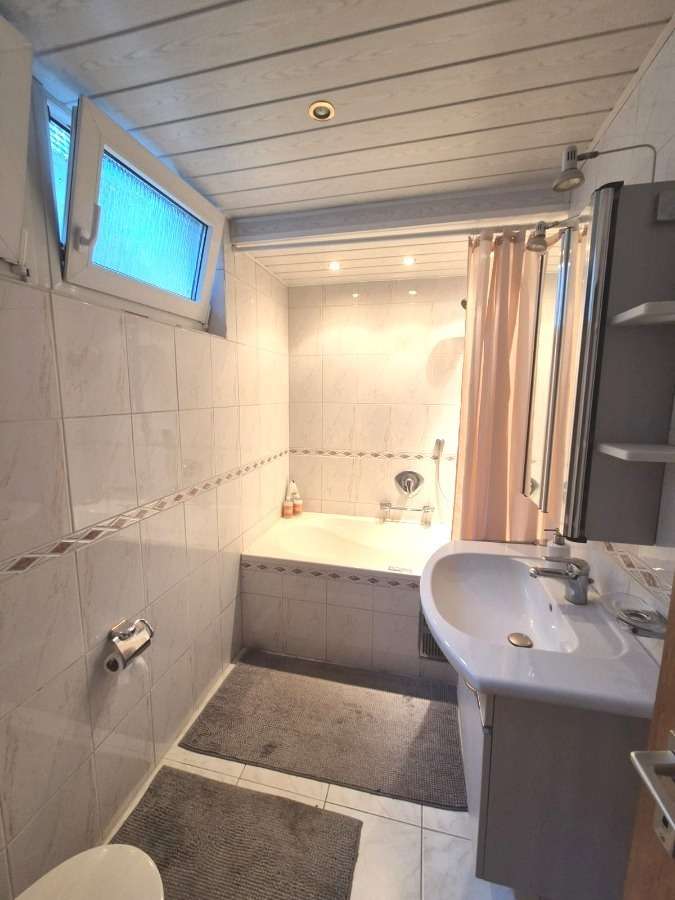 Immobilie in Linden - Ein-Zwei-Familien unter einem Dach – liebevoll renoviertes, freistehendes Zuhause mit Charakter - Bild 8