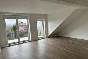 3.Fam.Haus mit jeweils 3Zi.Küche,Diele Bad und separates WC mit großen Balkonen und 30qm Terrasse.
 – Neusser Straße 394, 41065 Lürrip, Mönchengladbach – Vorschaubild 10