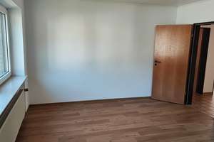 Wohnen in Schloss Neuhaus: Vier-Zimmer-Dachgeschosswohnung in Paderborn – Krakostraße 3, 33104 Schloß Neuhaus, Paderborn – Vorschaubild 5
