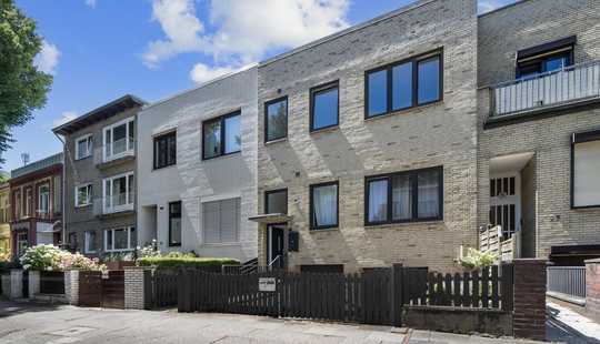 Bild von Einfamilienhaus bietet Potenzial: noch mehr Wohnfläche durch Aufstockung oder Neubau!