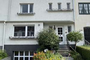 Geräumiges 7-Zimmer Einfamilienhaus mit Garten und Garage in Burtscheid