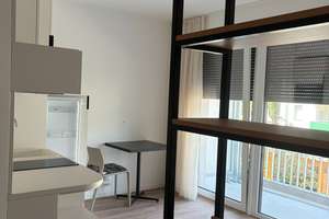 Apartment mit Balkon, Aufzug und Einbauküche in Erlangen