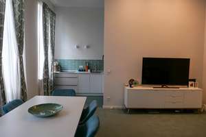 Coole lässige Altbauwohnung, begehbarer Kleiderschrank, voll eingerichtet, BOLON Designboden – Herzogstraße 25, 40215 Friedrichstadt, Düsseldorf – Vorschaubild 4