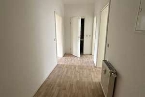 Helle 3-Zimmer-Wohnung mit Balkon in Chemnitz – Helmholtzstraße 45, 9131 Hilbersdorf, Chemnitz – Vorschaubild 2