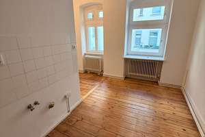 Frisch renovierte Altbauwohnung mit Balkon und neuer Einbauküche – Die vollständige Adresse der Immobilie erhältst du vom Anbieter., 13583 Falkenhagener Feld, Berlin – Vorschaubild 4