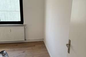 Sanierte 2,5 Zimmer-Wohnung zur Miete in Duisburg – Honigstraße 31, 47137 Untermeiderich, Duisburg – Vorschaubild 8