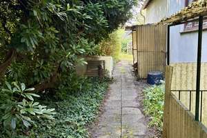Idyllisch Wohnen in der 2. Reihe- freistehendes Einfamilienhaus mit 10 Zimmern – Die vollständige Adresse der Immobilie erhältst du vom Anbieter., 28355 Oberneuland, Bremen – Vorschaubild 28