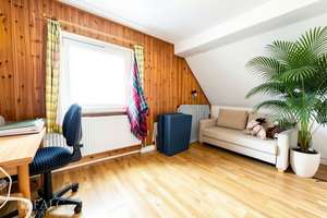 Charmantes Familienhaus mit zwei Wohneinheiten, traumhaftem Garten und großem Entwicklungspotenzial – Die vollständige Adresse der Immobilie erhältst du vom Anbieter., 42897 Stadtgarten, Remscheid – Vorschaubild 14