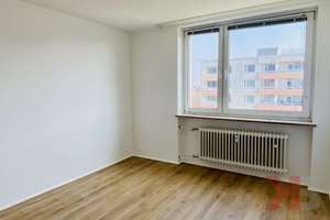 3-Zimmer-Wohnung mit Westbalkon & Aufzug – Abendsonne inklusive – Die vollständige Adresse der Immobilie erhältst du vom Anbieter., 81927 Englschalking, München – Vorschaubild 4