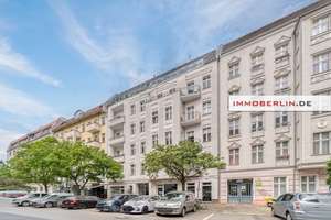 IMMOBERLIN.DE - Charmante Stuck-Altbauwohnung mit Südbalkon & Lift im Trendviertel – Die vollständige Adresse der Immobilie erhältst du vom Anbieter., 10437 Prenzlauer Berg, Berlin – Vorschaubild 2