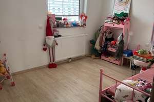 Lebendiges Viertel: 3-Zimmer-Wohnung mit Balkon in Düsseldorf – Adersstraße 60, 40215 Friedrichstadt, Düsseldorf – Vorschaubild 2