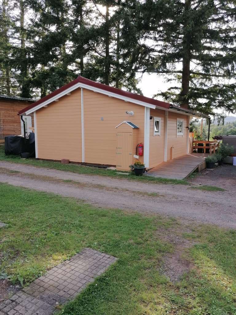 Immobilie in Eisenberg (Pfalz) - Wochenendhaus auf dem Campingplatz Ochsenbusch Park - Bild 2